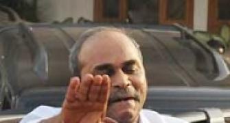 Andhra leaders shocked by YSR's death