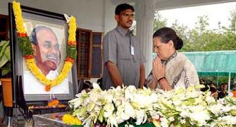Pix: PM, Sonia, Rahul pay homage to YSR