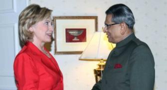 India, US to go ahead with nuclear deal: Clinton