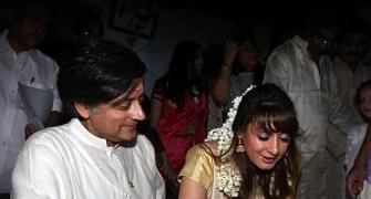 Image: Tharoor weds Sunanda Pushkar in Kerala