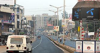 Sene calls for Karnataka bandh; Mysore, Mangalore tense