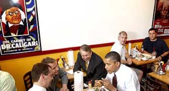 Pic: Former Cold War foes catch a burger break