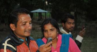 Chhattisgarh tribals turn into reporters on cellphones