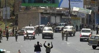 17 killed in Yemen as US pushes for Saleh's exit