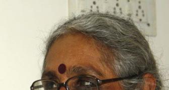 Hype over Lokpal stir has blinded Team Anna: Aruna Roy