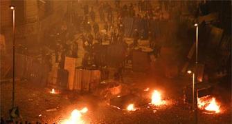 Mubarak's thugs fire at protestors in Cairo