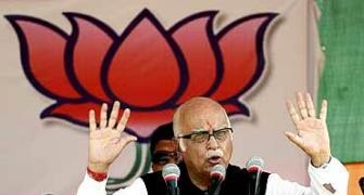 WikiLeaks effect: The PM should quit, says Advani