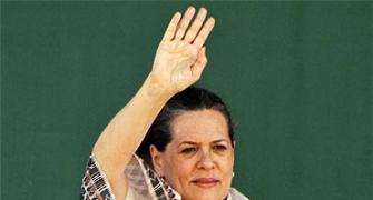 Will take steps to check illegal immigration, Sonia promises Mizoram