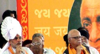 Modi meets Advani, BJP says 'no differences' over tickets