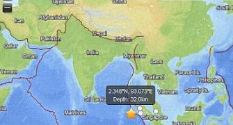 Massive quake rattles Indonesia; tremors across India