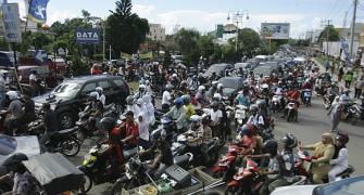 Indonesia shaken by quake aftershocks