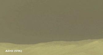 Curiosity buzz: UFOs zooming across Mars?