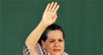 UPA govt sanctioned more funds to Guj than NDA: Sonia