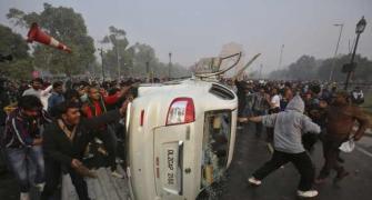 Violence erupts at India Gate, hooligans hijack protests