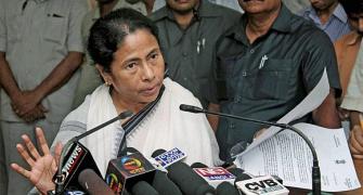 Will vote for Pranab for President, but with pain: Mamata