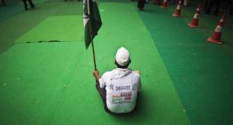 Hazare's popularity dwindling? Poor turnout at fast venue