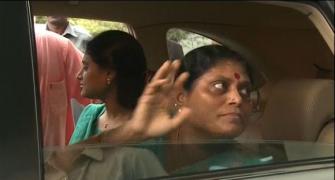 Sympathy wave for Jagan's mom as she hits the road