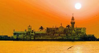 Mumbai: 'Clerics to decide on women's entry in Haji Ali'