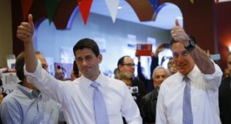 Last minute push: Enthusiastic Romney visits swing states