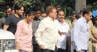 PHOTOS: Salman Khan, Kapoors visit ailing Thackeray