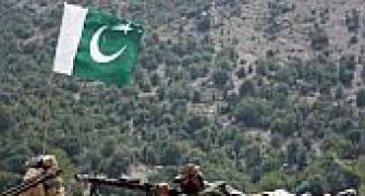 Pak pounds Indian border with 6000 rounds of heavy fire