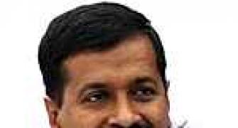 Are Kejriwal's papers against Vadra genuine, asks Cong
