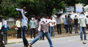 Telangana: Osmania Univ tense as students clash with cops