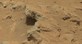 PHOTOS: Curiosity rover finds proof of water on Mars