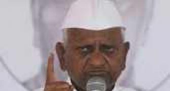 Politicians looted country more than Britishers: Hazare