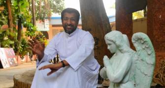 Heartwarming: Catholic priest donates kidney to Muslim man