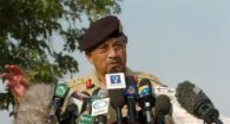 Pak govt refuses to put Musharraf on trial for treason