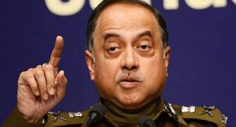 Politicians not involved in my removal: Delhi police chief