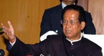 Gogoi apprises PM, Sonia on statehood stirs in Assam