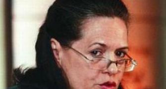 Victory or defeat, our solemn duty is to serve: Sonia tells partymen