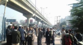 Kejriwal takes metro to swearing in, security tightened at Kaushambi station