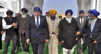 PHOTOS: Cameron pays obeisance at Golden Temple