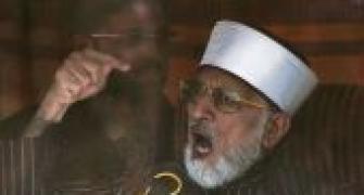 Pakistan govt holds talks with rabble-rousing cleric