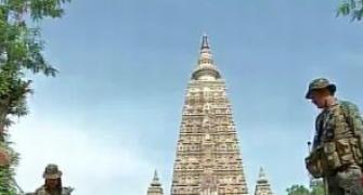 Sonia, Shinde visit Mahabodhi temple