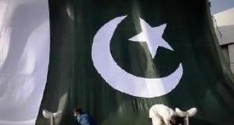 Two separate blasts kill seven in Pakistan