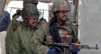 Mob attacks BSF camp in Kashmir, 4 killed in firing