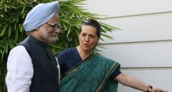 Telangana: PM, Andhra ministers meet Sonia