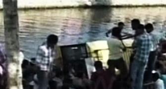 Bus falls into canal in Punjab, 2 killed, over 40 feared drowned