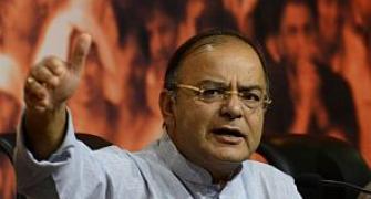 Country presented with 'gimmickry': Jaitley hits out at AAP