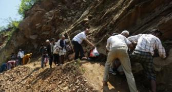 50 major landslides hit four road stretches in Uttarakhand