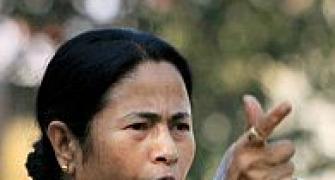 Mamata plays balancing act after protests against rape