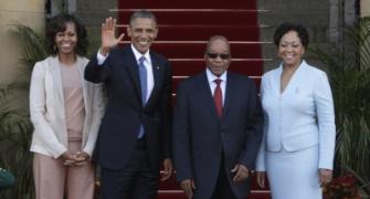 Obama meets Mandela's family in South Africa