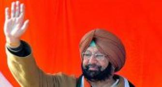 Cong axes Punjab unit chief Amarinder for poll debacle