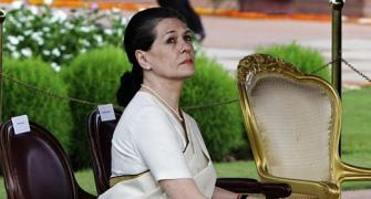 Sonia in the grip of sycophants, says senior Congressman