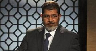 Morsi refuses to quit, offers consensus govt as deadline ends