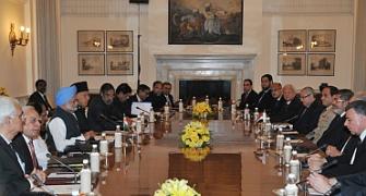 India, Egypt ink 7 pacts after PM holds talks with Morsi